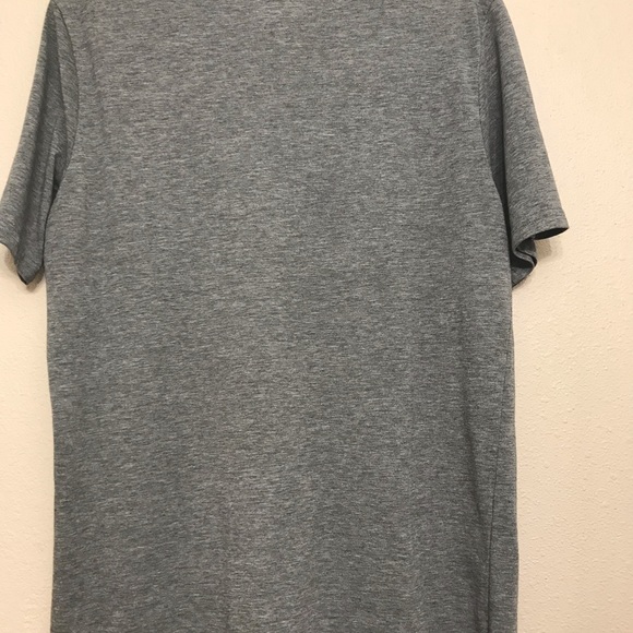 Oakley Tee. Black and Gray. Size Medium - Picture 4 of 4